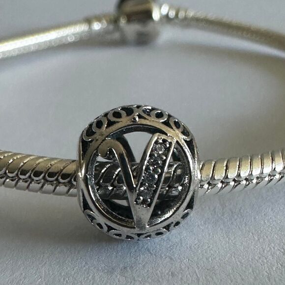 Authentic Pandora Silver Charm Initial Letter V - Picture 1 of 2